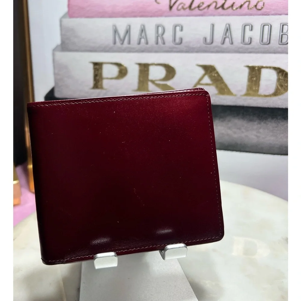 Burberry Elegant B Cut Bifold Wallet Burgundy Leather Wallet EUC